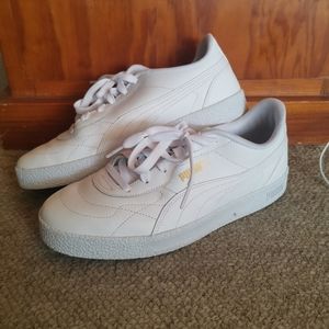 White puma shoes